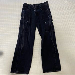 HIGH-WAISTED BLACK CARGO CARMAR JEANS